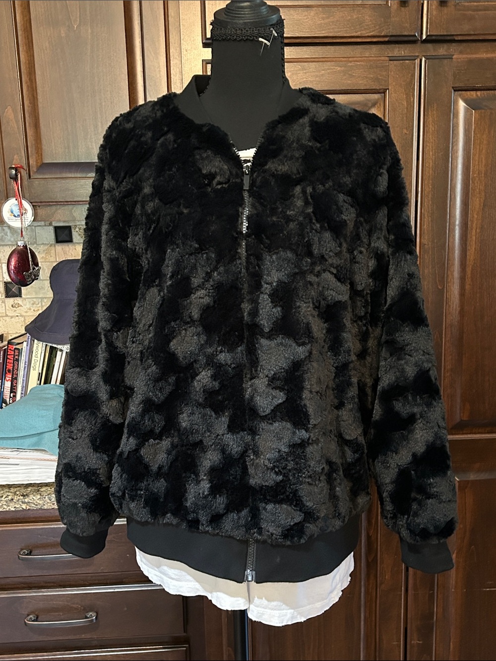 Alfred Dunner Sz 10 Black Faux-Fur Zip Bomber Jacket - Women